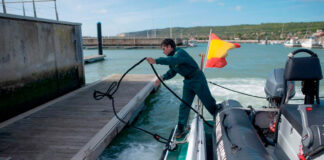 Barco a la deriva frente a la costa española con cuerpos de cuatro mujeres Barco a la deriva frente a la costa española con cuerpos de cuatro mujeres