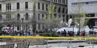 Conspiranoico, quien se prendió fuego afuera de la corte del juicio a Trump Conspiranoico, quien se prendió fuego afuera de la corte del juicio a Trump