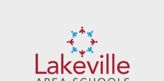 Los docentes sindicalizados de Lakeville han sido los últimos en autorizar una huelga Los docentes sindicalizados de Lakeville han sido los últimos en autorizar una huelga