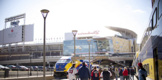 Metro Transit y la policía de Minneapolis refuerzan seguridad para el debut local de Twins Metro Transit y la policía de Minneapolis refuerzan seguridad para el debut local de Twins