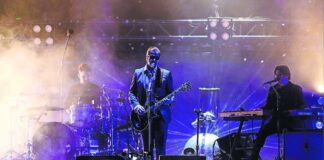 Interpol ilumina el Zócalo de nostalgia poética ante 160 mil almas Interpol ilumina el Zócalo de nostalgia poética ante 160 mil almas