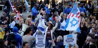 Proisraelíes rodean la universidad de Columbia “ocupada” por rivales Proisraelíes rodean la universidad de Columbia "ocupada" por rivales