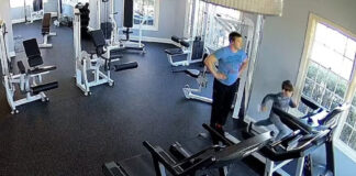 Madre del fallecido Corey Micciolo “denunció 100 veces pero nadie la escuchó” Madre del fallecido Christopher Gregor “denunció 100 veces pero nadie la escuchó”