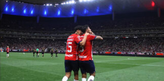 Chivas vence al Toluca con golazo del “Pocho” Guzmán en juego de ida de liguilla Chivas vence al Toluca con golazo del "Pocho" Guzmán en juego de ida de liguilla