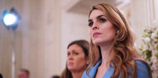 Exasesora de Trump, Hope Hicks, da testimonio durante el juicio al magnate Exasesora de Trump, Hope Hicks, rompe en llanto durante el juicio al magnate