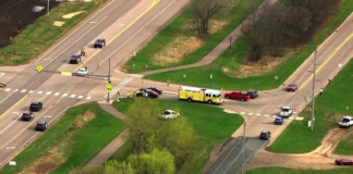 Dos corredores del equipo de atletismo de Forest Lake fueron atropellados Dos corredores del equipo de atletismo de Forest Lake fueron atropellados