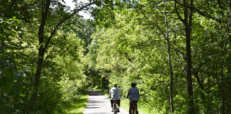 Victoria, Blaine, Lakeville y Stillwater trabajan para ampliar sus planes para peatones y bicicletas Victoria, Blaine, Lakeville y Stillwater trabajan para ampliar sus planes para peatones y bicicletas