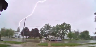Un gran rayo cayó sobre The River Church en Faribault: no hubo heridos Un gran rayo cayó sobre The River Church en Faribault: no hubo heridos