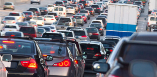 AAA pronostica que aproximadamente 44 millones de personas viajarán este fin de semana AAA pronostica que aproximadamente 44 millones de personas viajarán este fin de semana