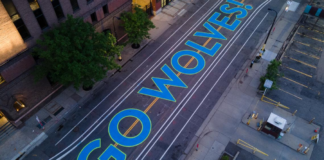 “Go Wolves”, la pintura callejera con la que los fans esperan el Juego 2 contra Dallas "Go Wolves", la pintura callejera con la que los fans esperan el Juego 2 contra Dallas