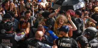 Se confiscaron armas de fuego en protestas estudiantiles en universidades de Texas y Florida Se confiscaron armas de fuego en protestas estudiantiles en universidades de Texas y Florida