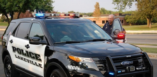 Encuentran a mujer muerta en casa de Lakeville y detienen a un sospechoso Encuentran a mujer muerta en casa de Lakeville y detienen a un sospechoso