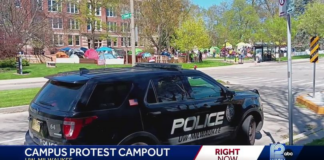 La policía desalojó un campamento de manifestantes en la Universidad de Wisconsin La policía desalojó un campamento de manifestantes en la Universidad de Wisconsin