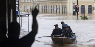 Suben a 76 los muertos por las inundaciones en el sur de Brasil Suben a 76 los muertos por las inundaciones en el sur de Brasil