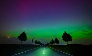 Tormenta solar extrema deja espectaculares auroras boreales en el mundo