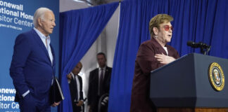 Biden aparece junto a Elton John para celebrar hito de la lucha LGTBQ+ Biden aparece junto a Elton John para celebrar hito de la lucha LGTBQ+