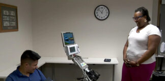 Brooklyn Center ofrece servicios necesarios con ‘Salud Sobre la Marcha’ Brooklyn Center ofrece servicios necesarios con 'Salud Sobre la Marcha'