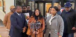 “Plantaron muy bien esta estrategia”, dice la madre de Ricky Cobb II "Plantaron muy bien esta estrategia", dice la madre de Ricky Cobb II