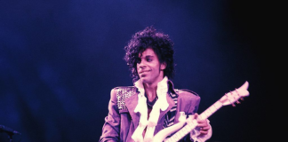 Miles de personas celebran a Prince y el 40º aniversario de “Purple Rain” Miles de personas celebran a Prince y el 40º aniversario de "Purple Rain"