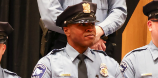 Jamal Mitchell hacía horas extras y viajaba solo en el patrullero antes de ser asesinado Jamal Mitchell hacía horas extras y viajaba solo en el patrullero antes de ser asesinado