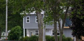 Waterville lucha contra inundaciones históricas: la Guardia Nacional ayuda Waterville lucha contra inundaciones históricas: la Guardia Nacional ayuda