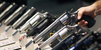 Violencia armada es una “crisis de salud pública” en los Estados Unidos Violencia armada es una "crisis de salud pública" en los Estados Unidos