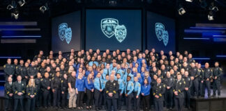 Brooklyn Park jura a nueve nuevos agentes BROOKLYN PARK JURA A NUEVE NUEVOS AGENTES