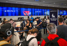 Aerolíneas internacionales reanudan servicios tras el fallo informático mundial Aerolíneas internacionales reanudan servicios tras el fallo informático mundial