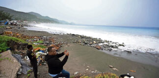 Beryl azota Jamaica tras causar devastación en el Caribe Oriental Beryl azota Jamaica tras causar devastación en el Caribe Oriental
