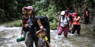 Panamá cierra tres accesos al Darién para “canalizar” flujo de migrantes Panamá cierra tres accesos al Darién para “canalizar” flujo de migrantes