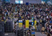 Los pasajeros de Delta siguen varados en el aeropuerto MSP Los pasajeros de Delta siguen varados en el aeropuerto MSP