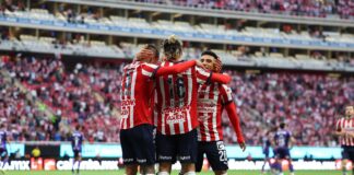Chivas derrota al Mazatlán con goles de Cowell y González Chivas derrota al Mazatlán con goles de Cowell y González