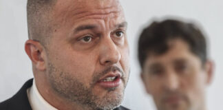 Líderes de la ciudad de Minneapolis cancelan viaje a Somalia Líderes de la ciudad de Minneapolis cancelan viaje a Somalia