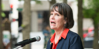 Representante Betty McCollum pide al Presidente Biden retirarse Representante Betty McCollum pide al Presidente Biden retirarse