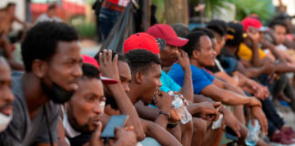 Al menos 40 migrantes mueren en incendio de una embarcación en Haití Al menos 40 migrantes mueren en incendio de una embarcación en Haití