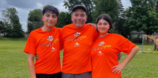 Nicolás y Lucía Rosso, a probarse en los tryouts de los Blackhawks de Saint Paul Nicolás y Lucía Rosso, a probarse en los tryouts de los Blackhawks de Saint Paul