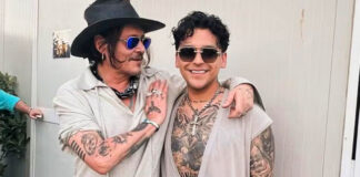 Christian Nodal presume foto con Johnny Depp y desata la locura en redes Christian Nodal presume foto con Johnny Depp y desata la locura en redes