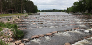 Ciudades de Minnesota reemplazan represas antiguas con rocas de río Ciudades de Minnesota reemplazan represas antiguas con rocas de río
