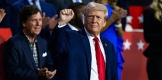 Trump acusa al Partido Demócrata de dar “golpe de Estado” contra Biden Trump acusa al Partido Demócrata de dar "golpe de Estado" contra Biden