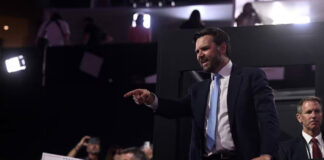 J.D Vance, el número dos de Trump, se estrena en la Convención Republicana J.D Vance, el número dos de Trump, se estrena en la Convención Republicana