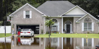 Tormenta tropical “Debby” llega a Carolina del Sur y amenaza con inundaciones Tormenta tropical "Debby" llega a Carolina del Sur y amenaza con inundaciones