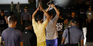 Panamá deporta un primer grupo de migrantes, por acuerdo con Estados Unidos Panamá deporta un primer grupo de migrantes, según acuerdo con Estados Unidos