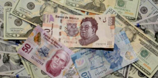 Peso mexicano retrocede frente al dólar estadounidense, llega a 19.56 Peso mexicano retrocede frente al dólar estadounidense, llega a 19.56