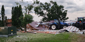 Un tornado toca tierra en Melrose, al noroeste de las Ciudades Gemelas Un tornado toca tierra en Melrose, al noroeste de las Ciudades Gemelas