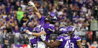 Los Vikings se mantienen invictos con un 34-7 a los Texans Los Vikings se mantienen invictos con un 34-7 a los Texans