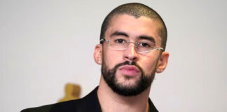 Bad Bunny rinde homenaje a Puerto Rico tras insultos en mitin de Trump Bad Bunny rinde homenaje a Puerto Rico tras insultos en mitin de Trump