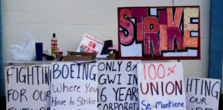 Trabajadores de Boeing rechazan acuerdo salarial; huelga se extiende Trabajadores de Boeing rechazan acuerdo salarial; huelga se extiende