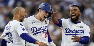 Dodgers vuelven a vencer a Yankees; dos triunfos más y conquistan la Serie Mundial Dodgers vuelven a vencer a Yankees; dos triunfos más y conquistan la Serie Mundial