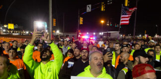 Se suspende huelga en puertos, reanudan labores tras lograr acuerdo Se suspende huelga en puertos, reanudan labores tras lograr acuerdo