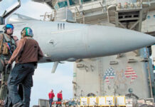 Hutíes dicen haber atacado portaaviones y destructores de EEUU Hutíes dicen haber atacado portaaviones y destructores de EEUU